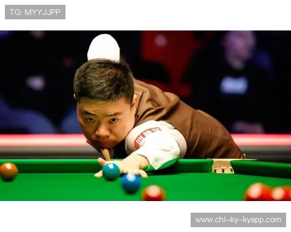 丁俊晖加练长台准度，训练节奏愈发稳定